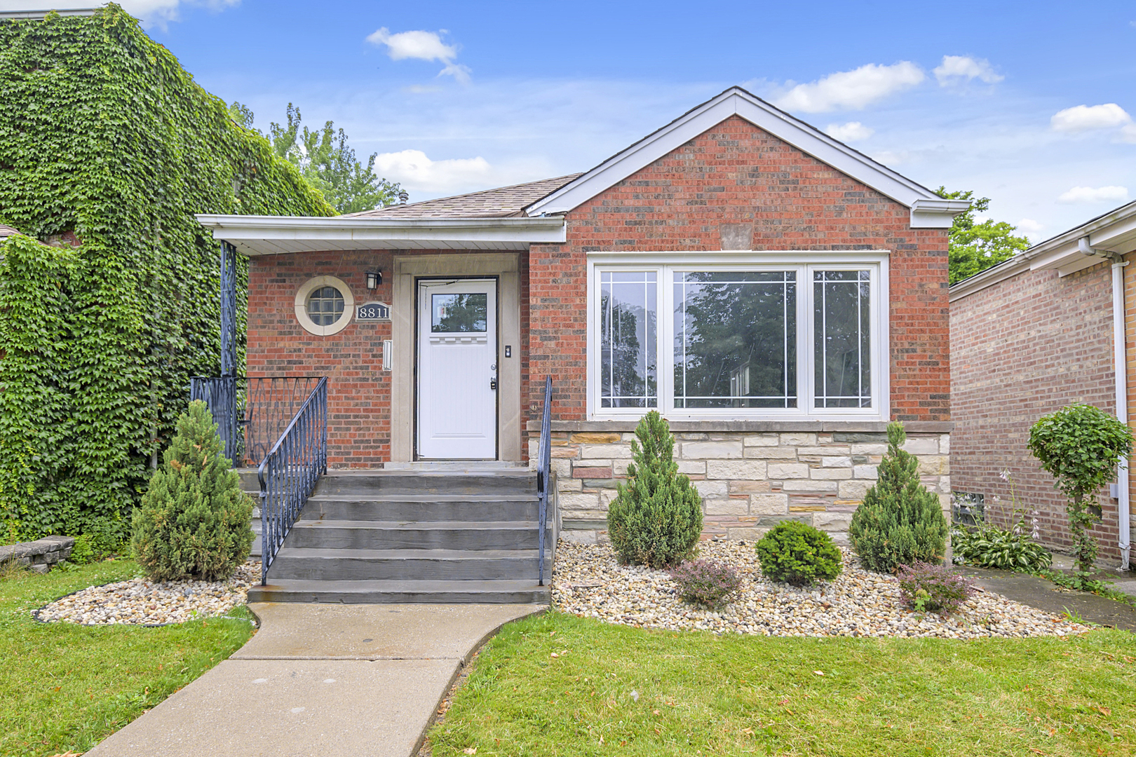 8811 South Bennett Avenue Chicago IL 60617