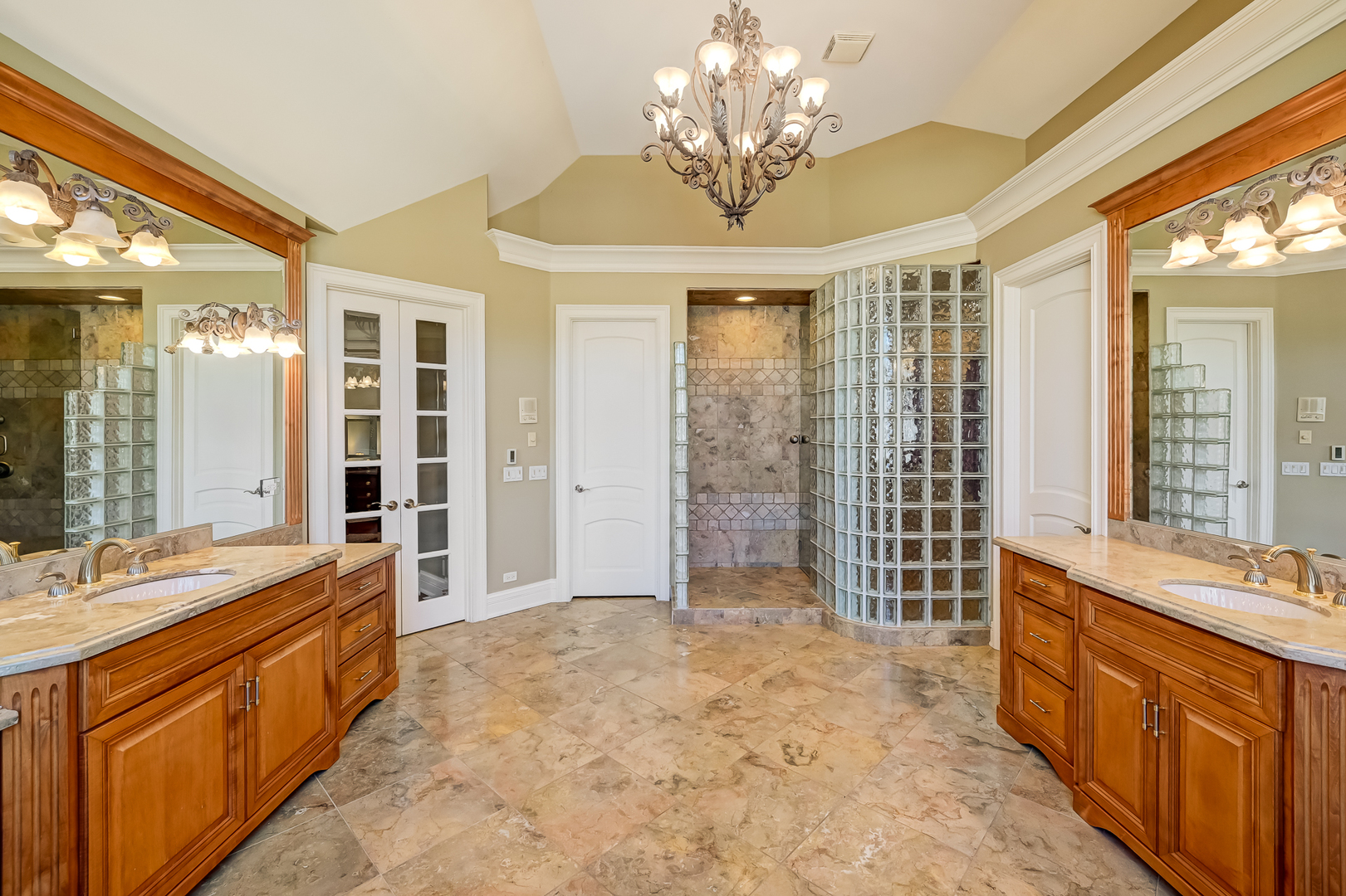 1137 North Itasca Road Addison IL 60101