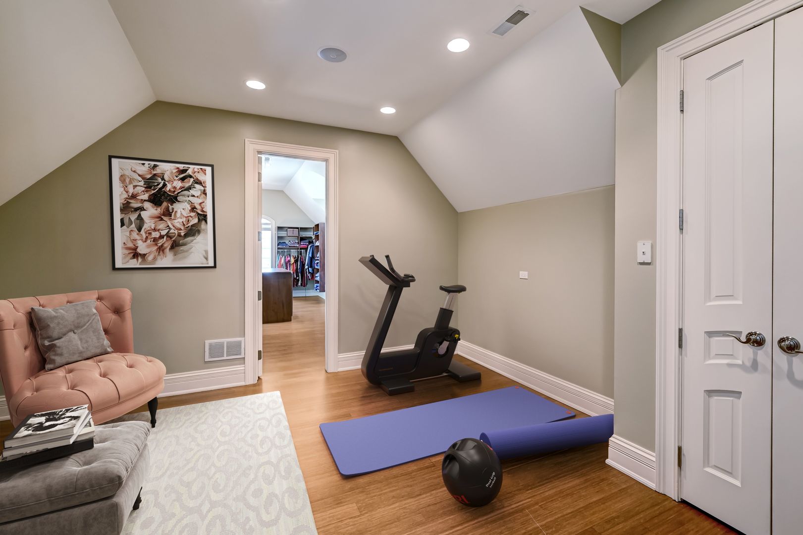 1137 North Itasca Road Addison IL 60101