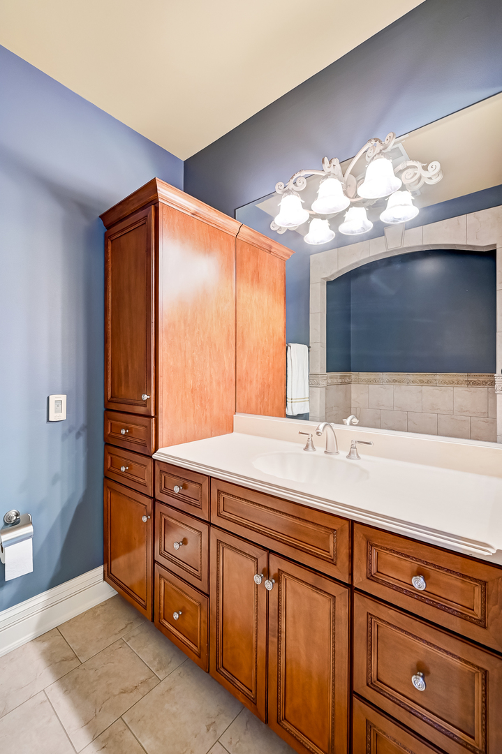 1137 North Itasca Road Addison IL 60101