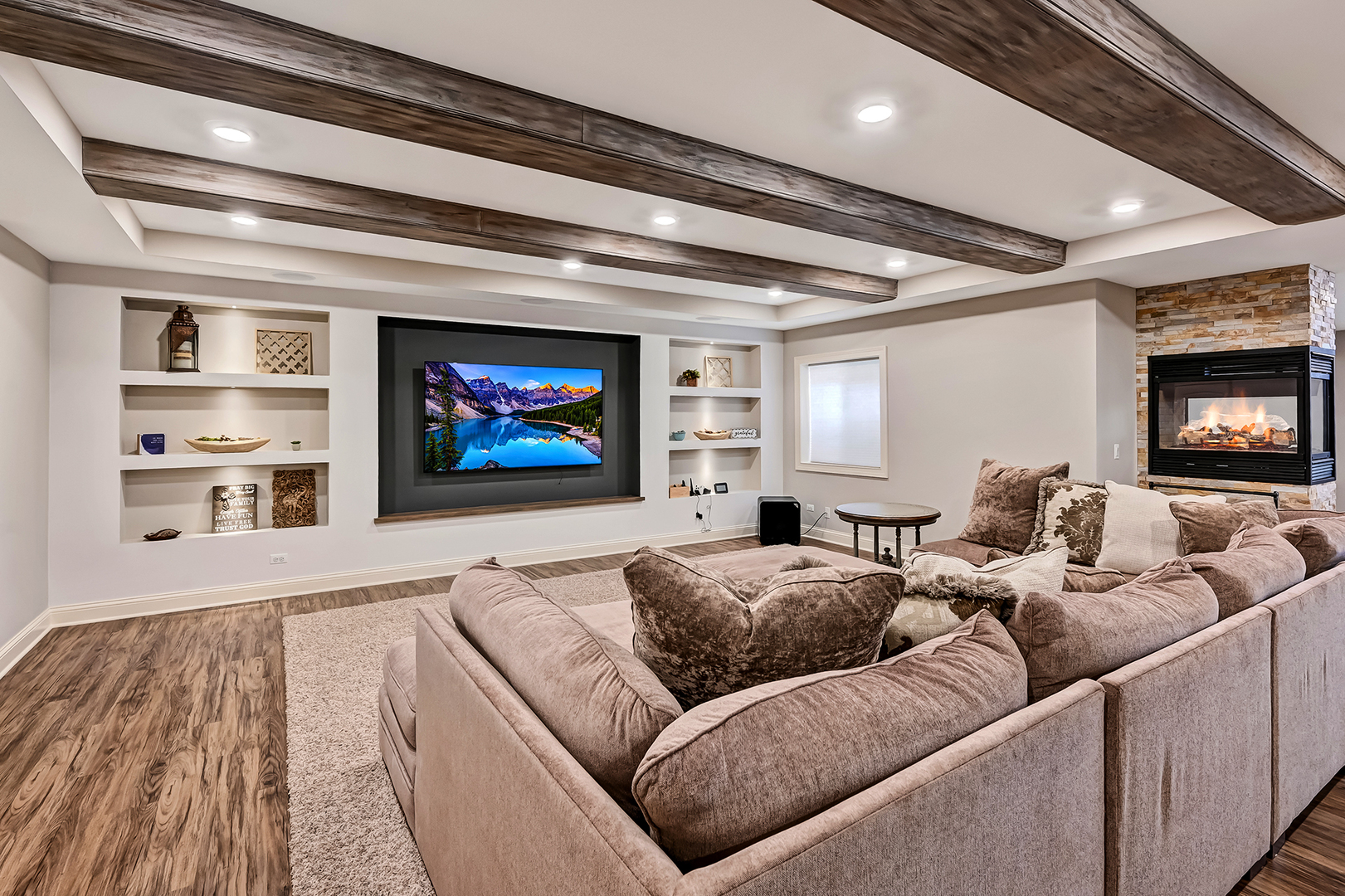 1137 North Itasca Road Addison IL 60101