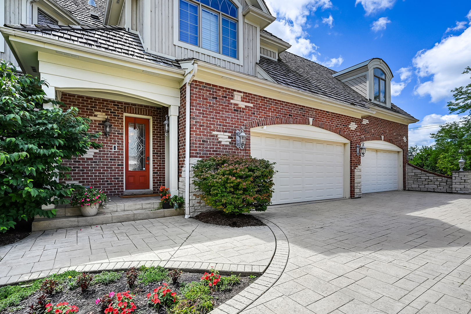 1137 North Itasca Road Addison IL 60101