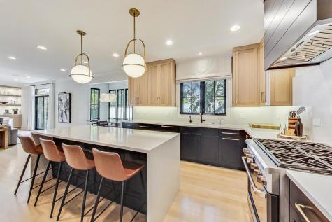 2439 Center Avenue Northbrook IL 60062