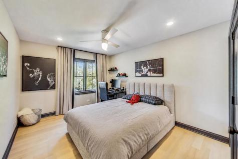 2439 Center Avenue Northbrook IL 60062