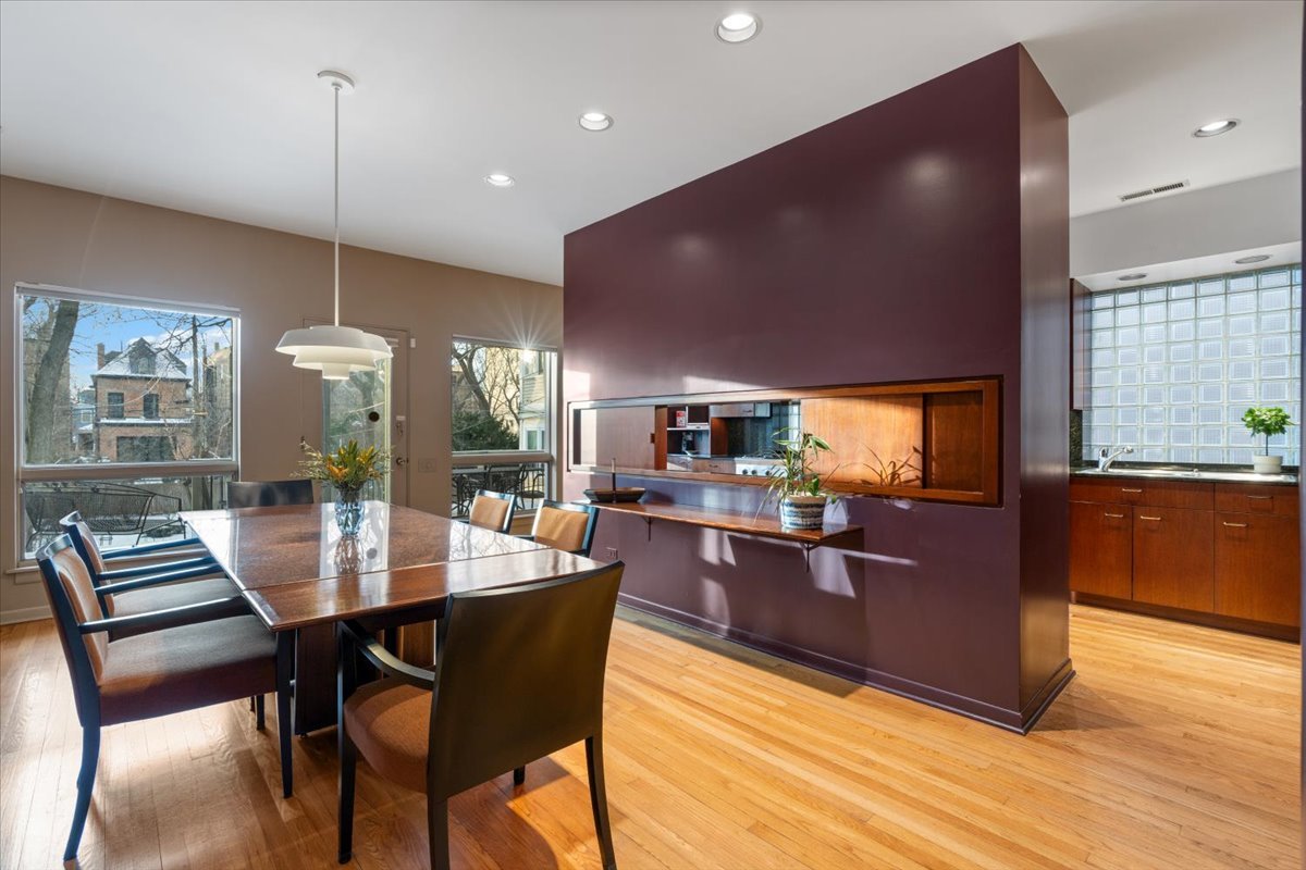 5720 South Dorchester Avenue Chicago IL 60637