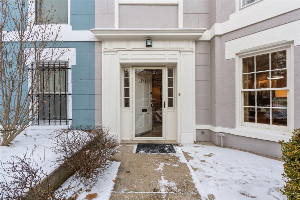 5720 South Dorchester Avenue Chicago IL 60637