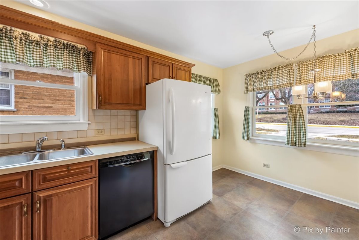 361 Bryant Avenue Glen Ellyn IL 60137