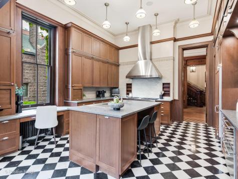 1454 North Dearborn Street Chicago IL 60610