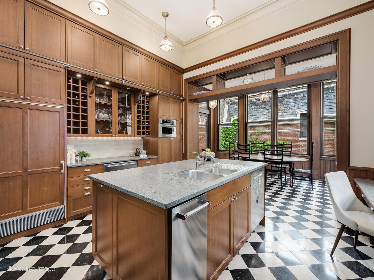 1454 North Dearborn Street Chicago IL 60610