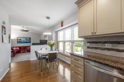 879 Burgess Circle Buffalo Grove IL 60089