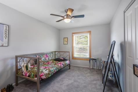 879 Burgess Circle Buffalo Grove IL 60089