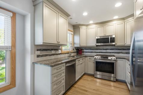 879 Burgess Circle Buffalo Grove IL 60089