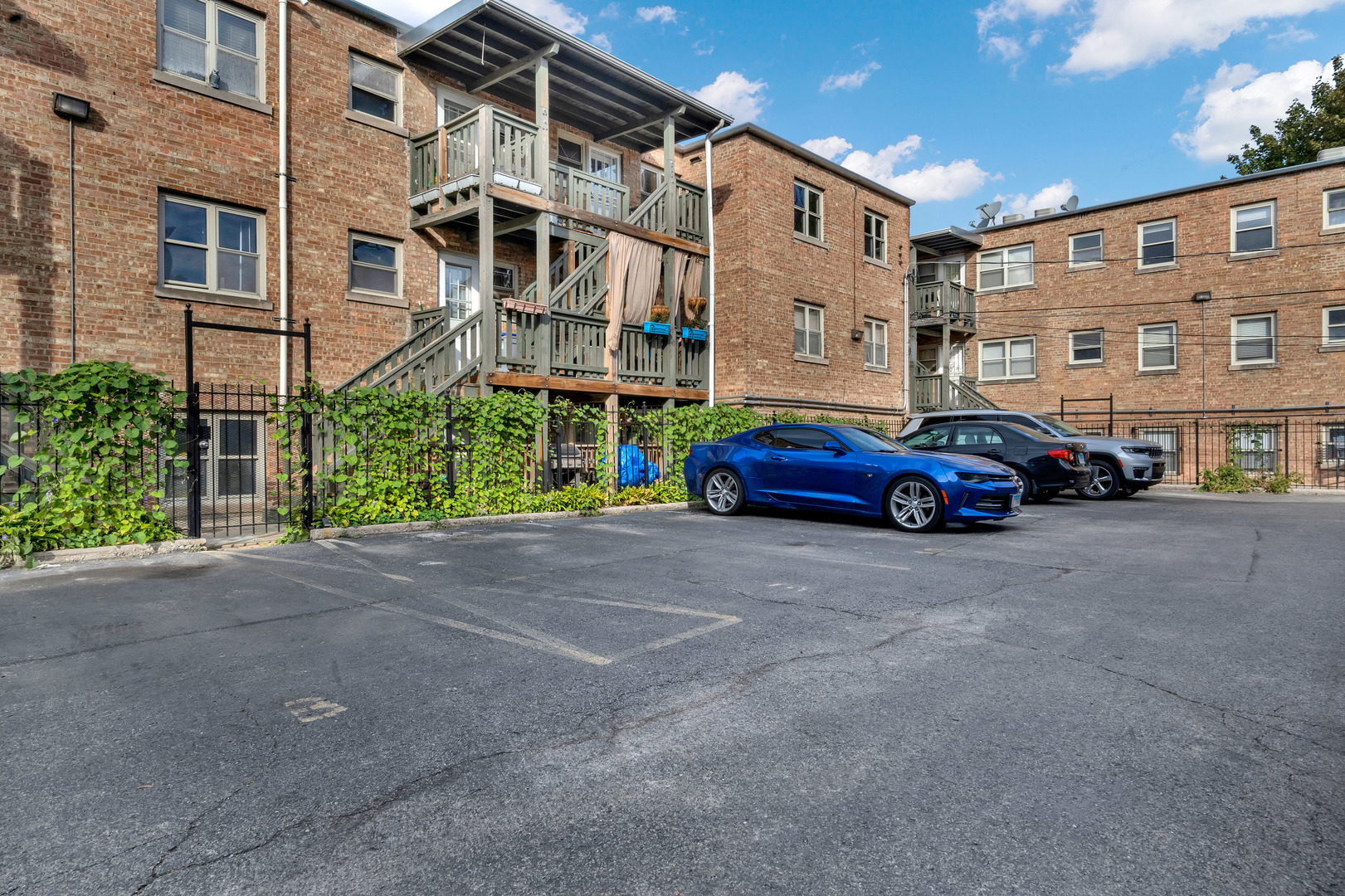 7511 North Damen Avenue Chicago IL 60645