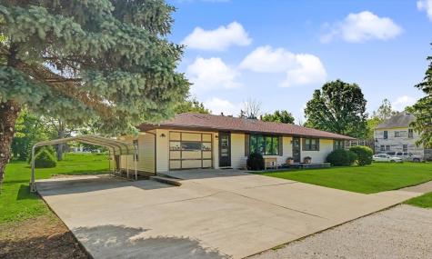 218 North Crossley Street Melvin IL 60952