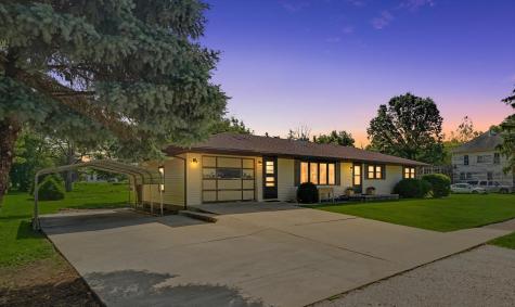 218 North Crossley Street Melvin IL 60952