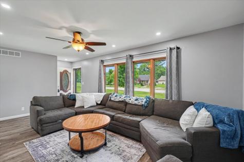 218 North Crossley Street Melvin IL 60952