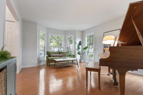 1971 Peach Tree Lane Algonquin IL 60102