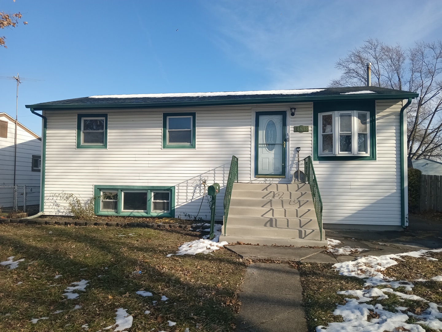 14813 South Sacramento Avenue Posen IL 60469
