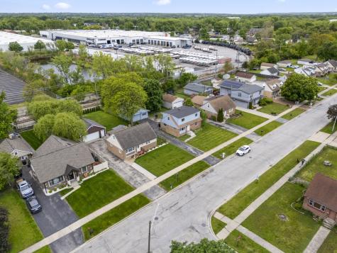 7809 Columbia Drive Bridgeview IL 60455