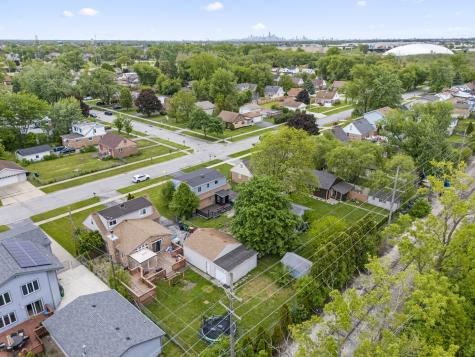 7809 Columbia Drive Bridgeview IL 60455