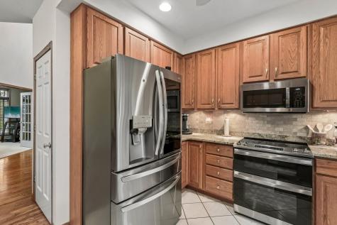 1105 Portsmouth Circle Gurnee IL 60031