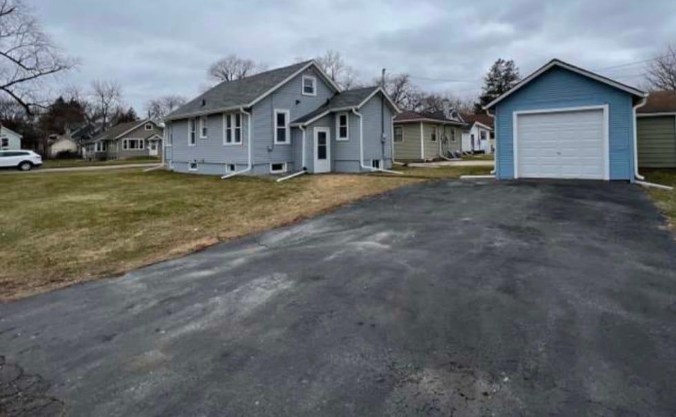 809 West Park Avenue Aurora IL 60506