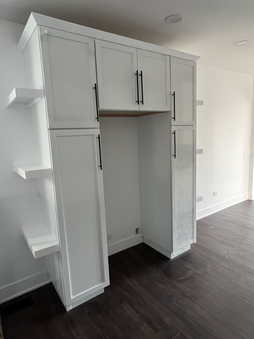 8423 South Carpenter Street Chicago IL 60620