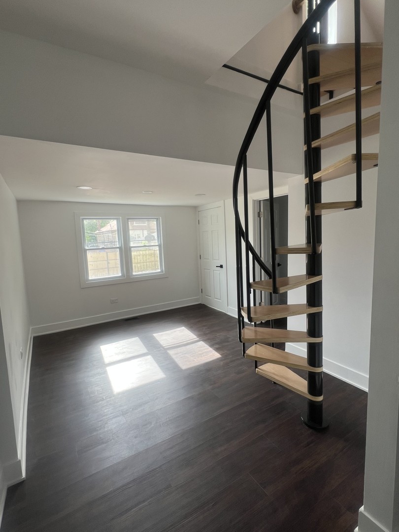 8423 South Carpenter Street Chicago IL 60620