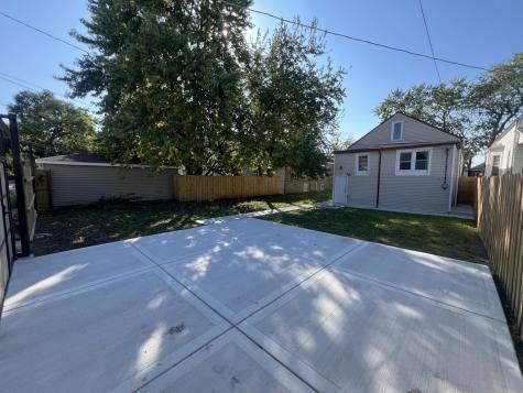 8423 South Carpenter Street Chicago IL 60620
