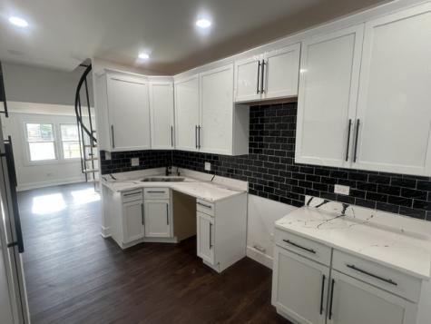 8423 South Carpenter Street Chicago IL 60620