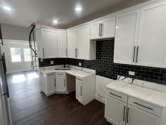 8423 South Carpenter Street Chicago IL 60620