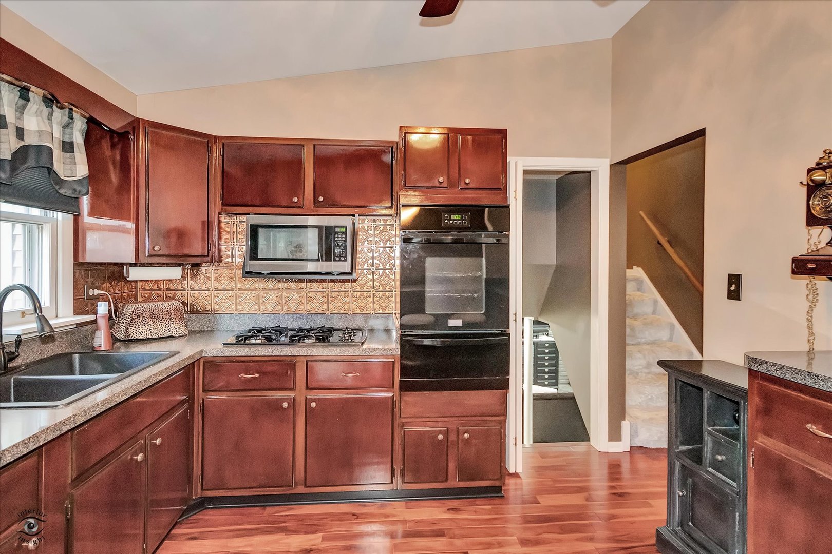 5915 Pershing Avenue Downers Grove IL 60516