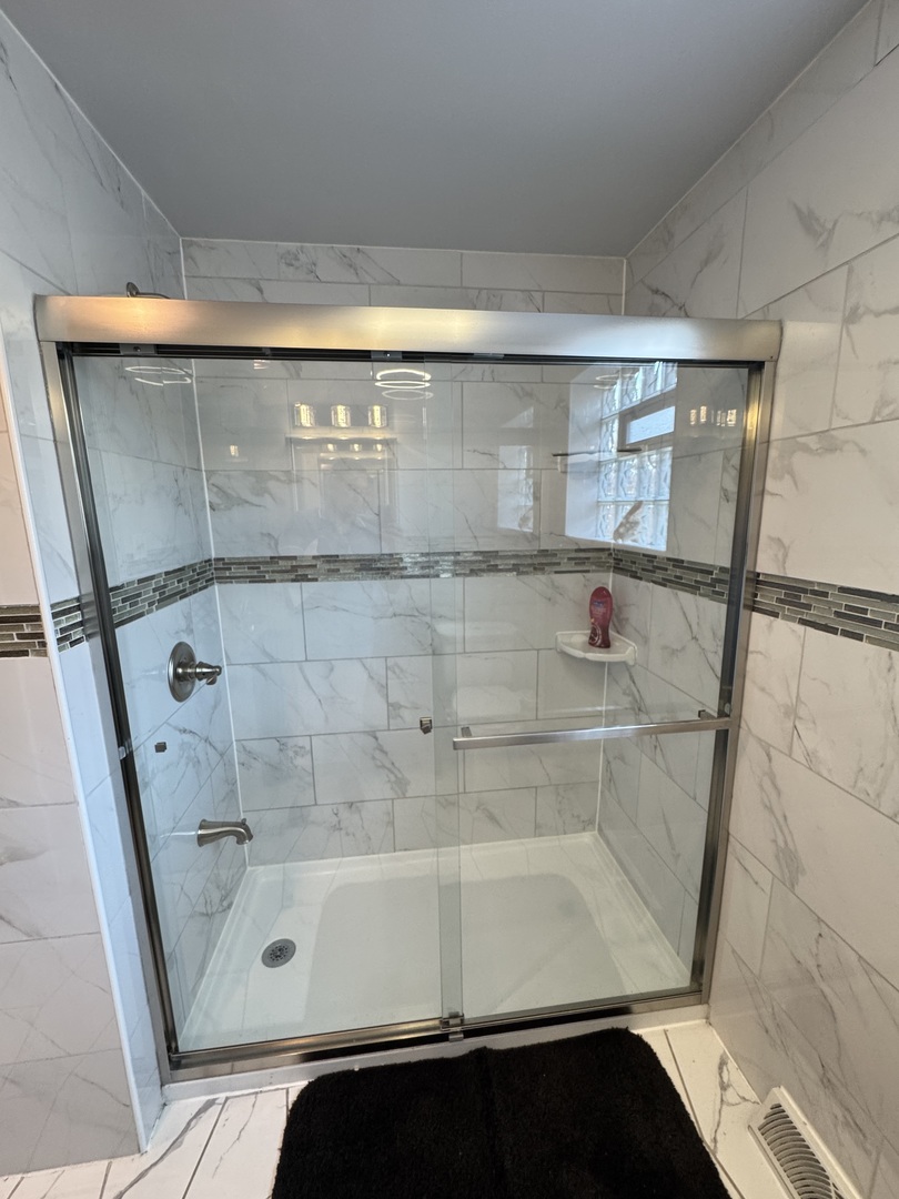 11117 South Avenue L Chicago IL 60617