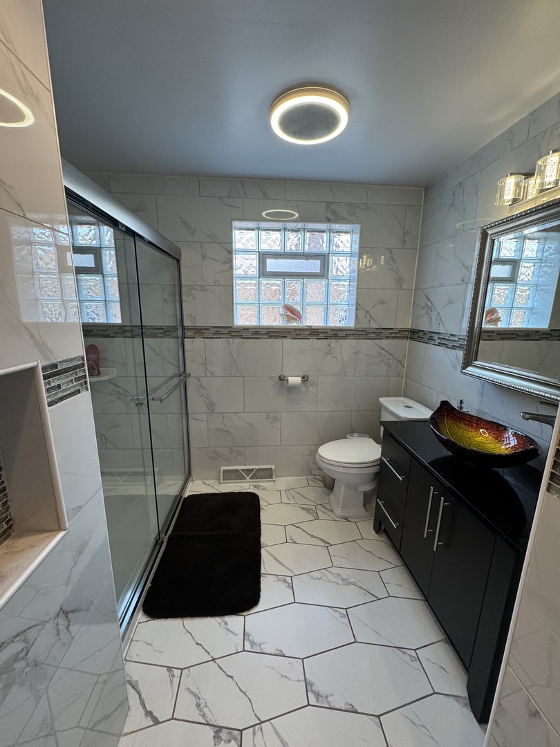 11117 South Avenue L Chicago IL 60617