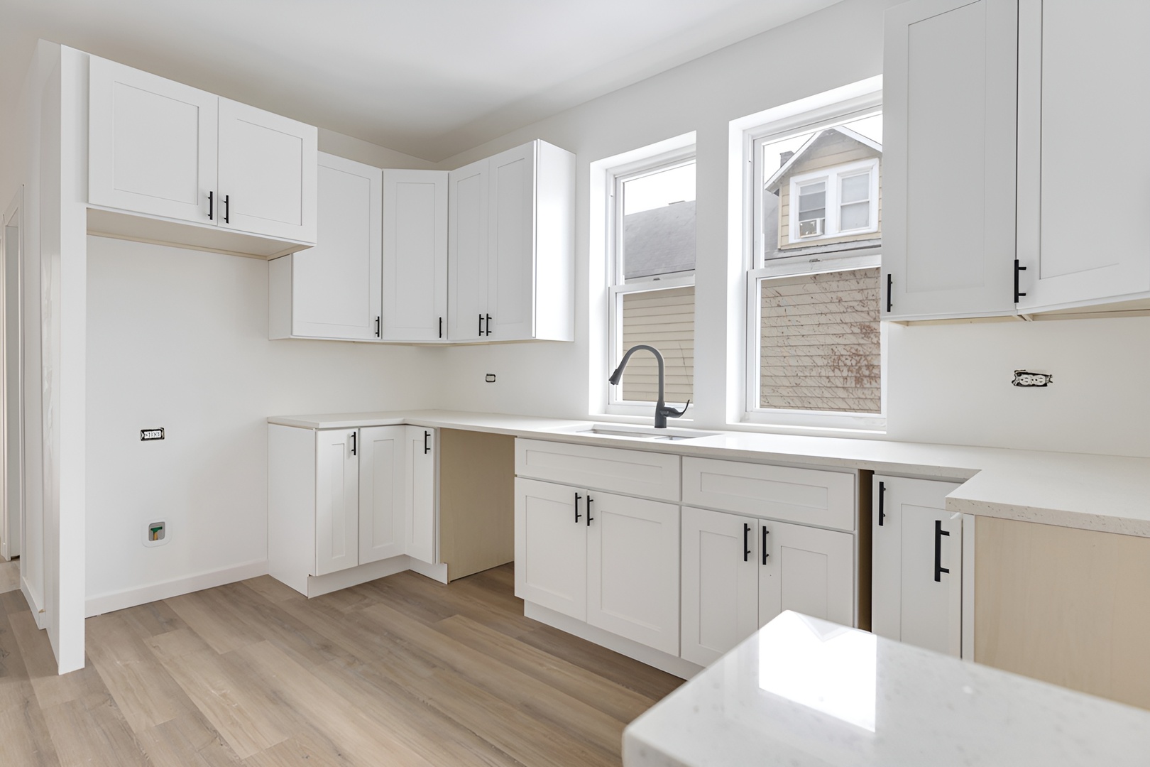 8528 South Escanaba Avenue Chicago IL 60617