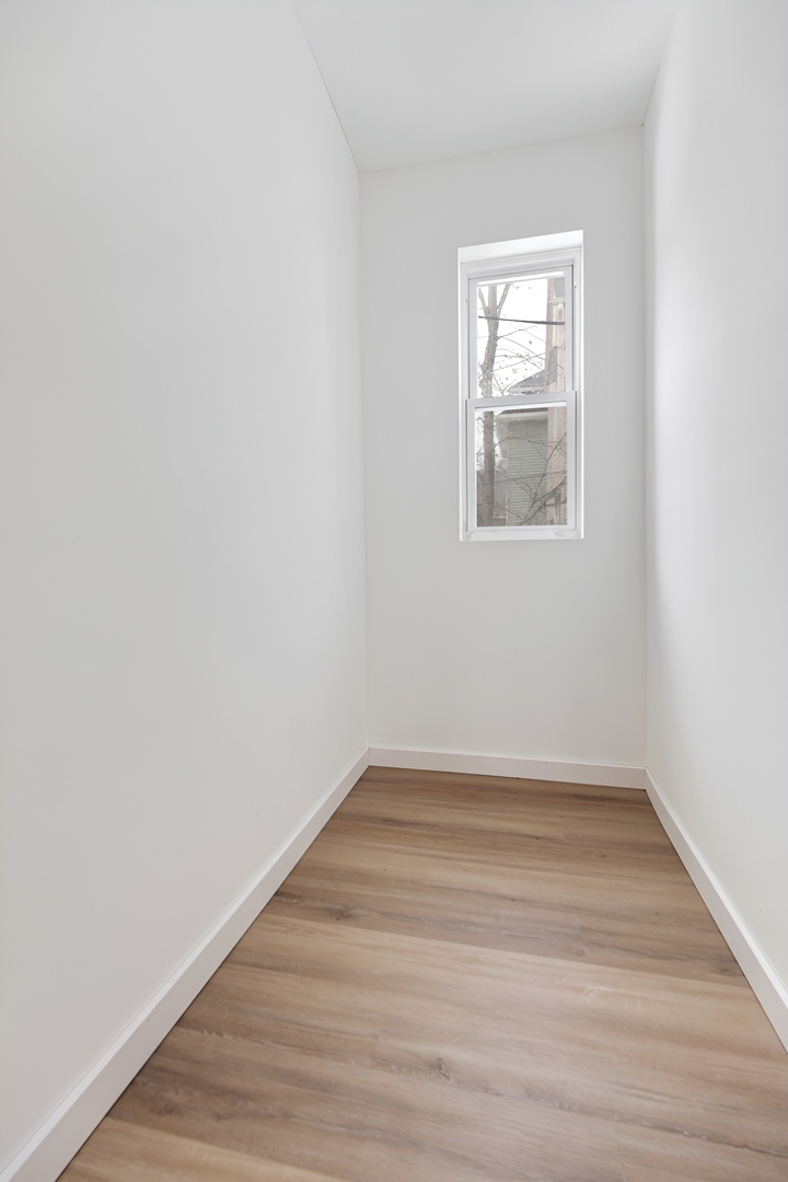 8528 South Escanaba Avenue Chicago IL 60617