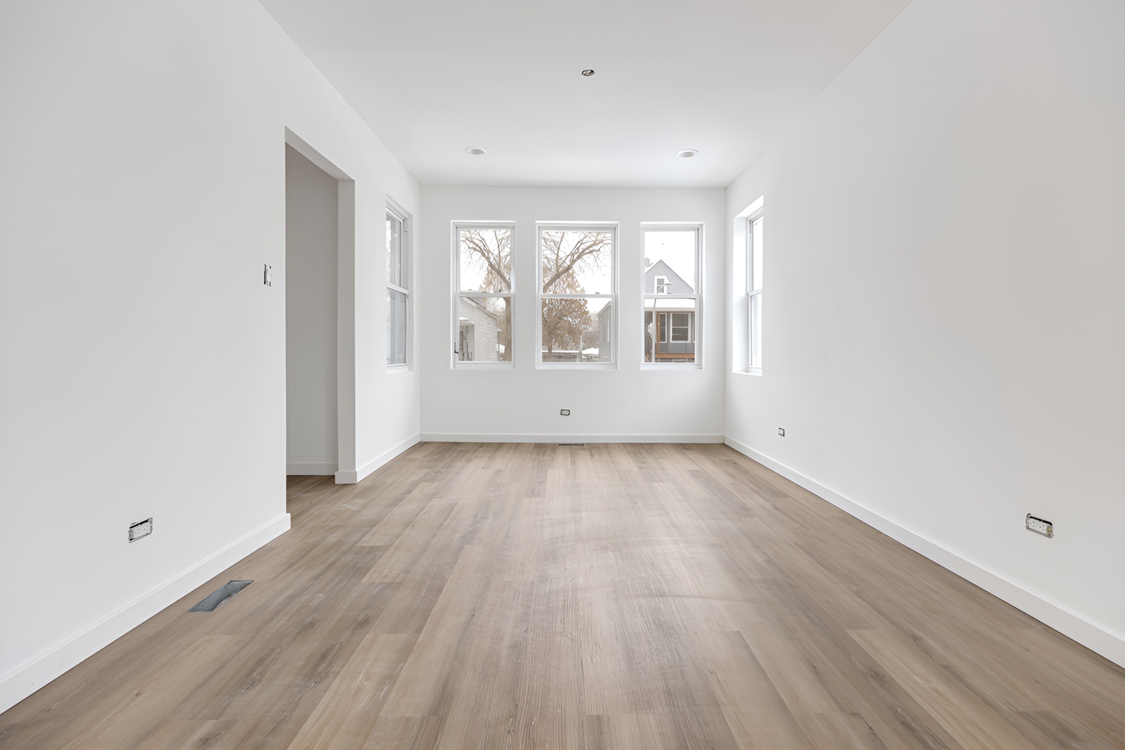 8528 South Escanaba Avenue Chicago IL 60617