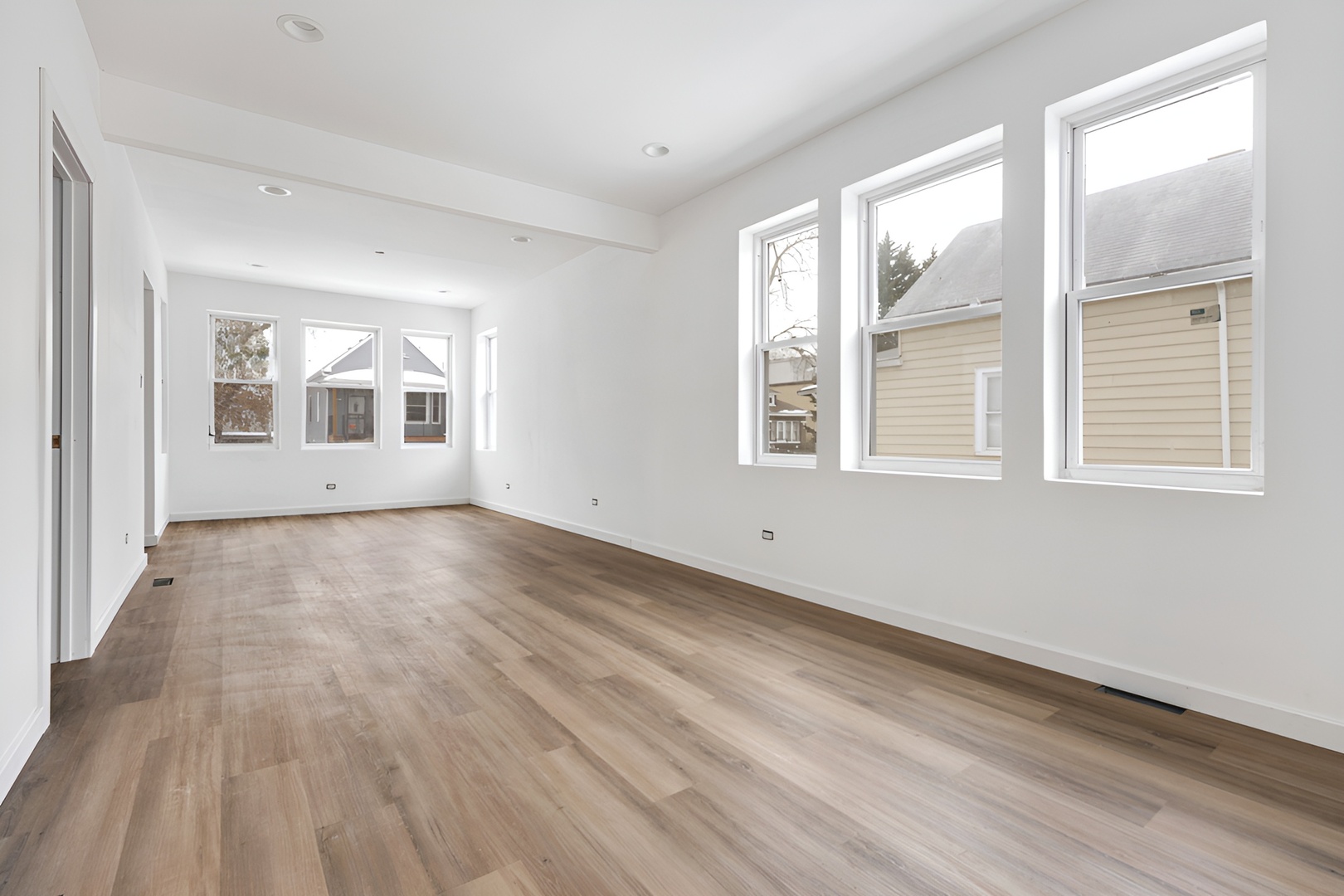 8528 South Escanaba Avenue Chicago IL 60617