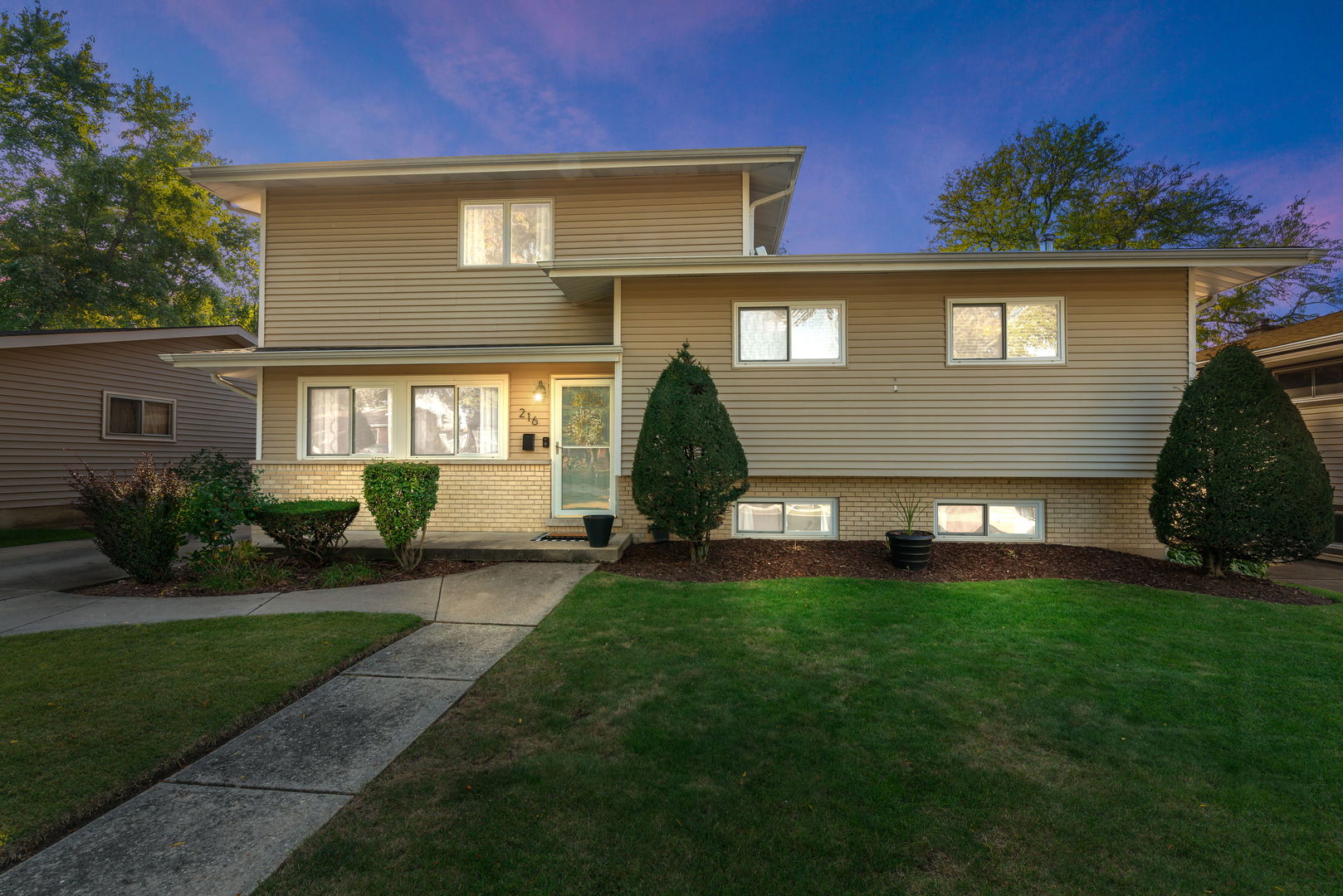 216 South Edgewood Avenue Lombard IL 60148