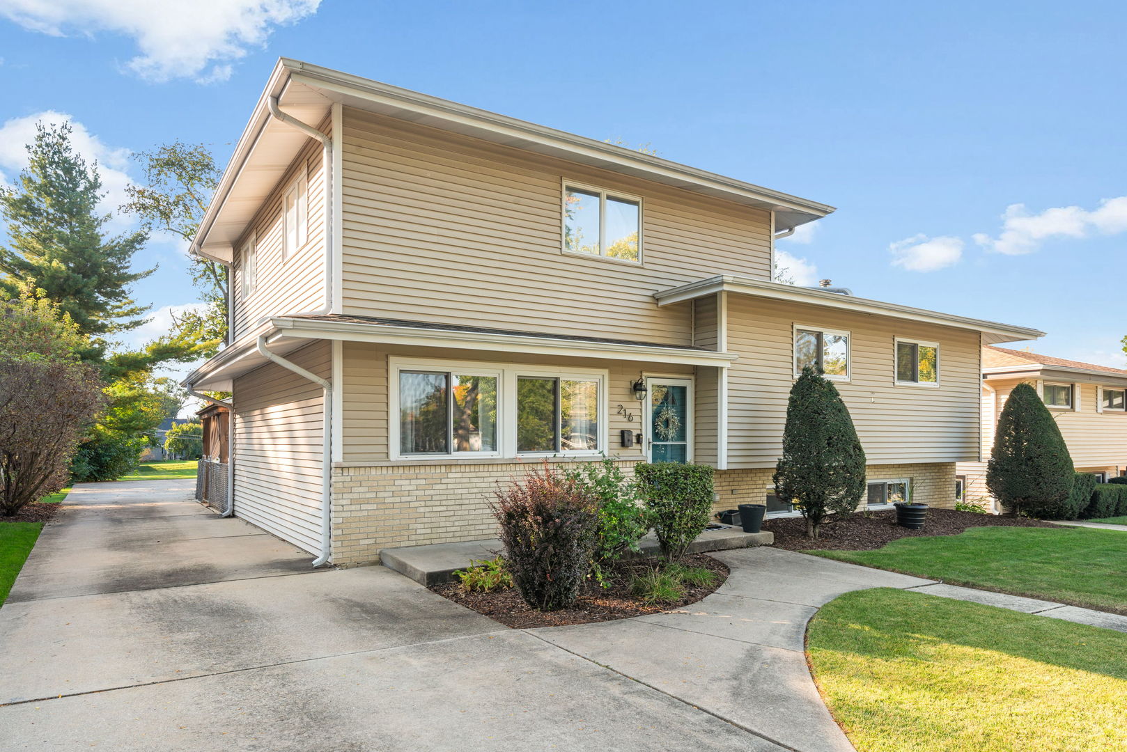 216 South Edgewood Avenue Lombard IL 60148