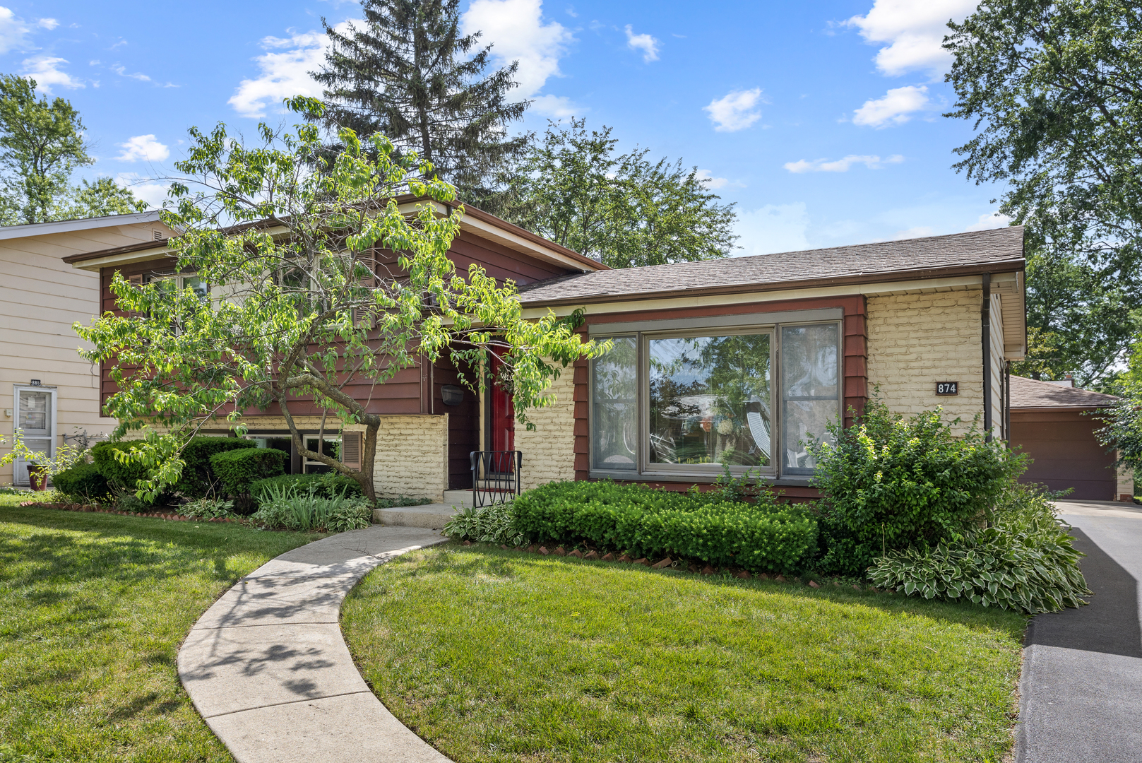 874 South Wisconsin Avenue Addison IL 60101
