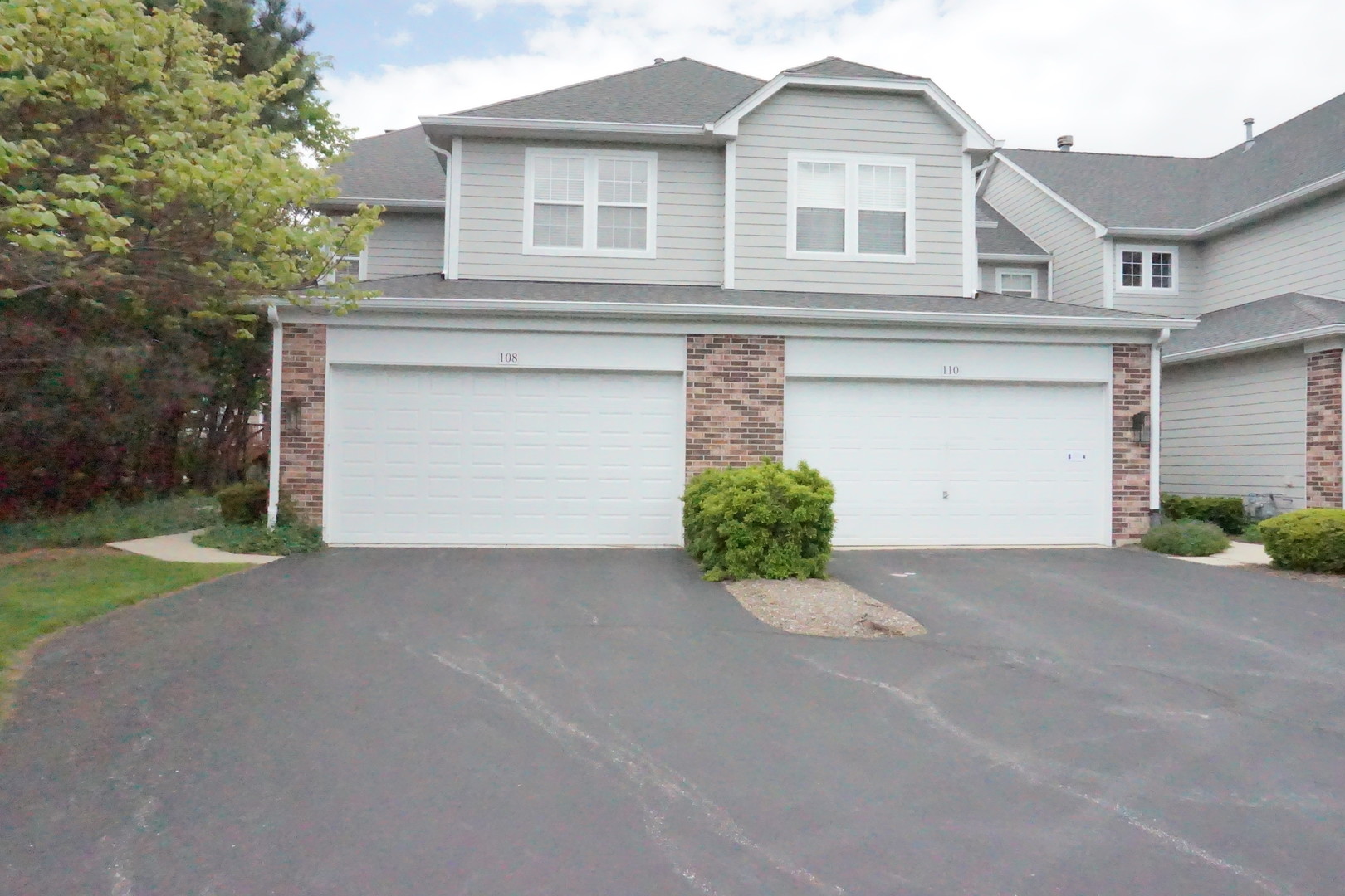 108 Woodview Court Glen Ellyn IL 60137