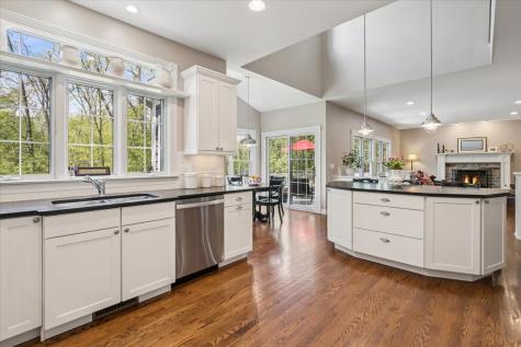 676 Framingham Court Gurnee IL 60031
