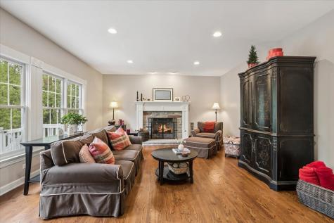 676 Framingham Court Gurnee IL 60031