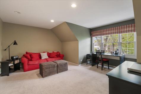 676 Framingham Court Gurnee IL 60031