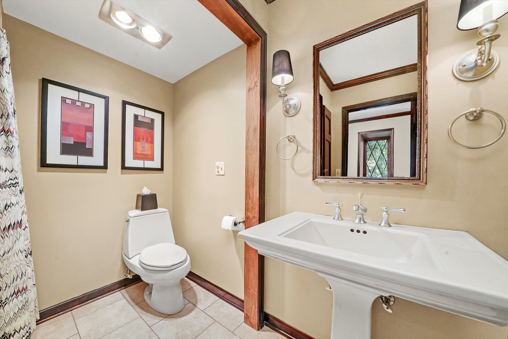 23W121 Kings Court Glen Ellyn IL 60137