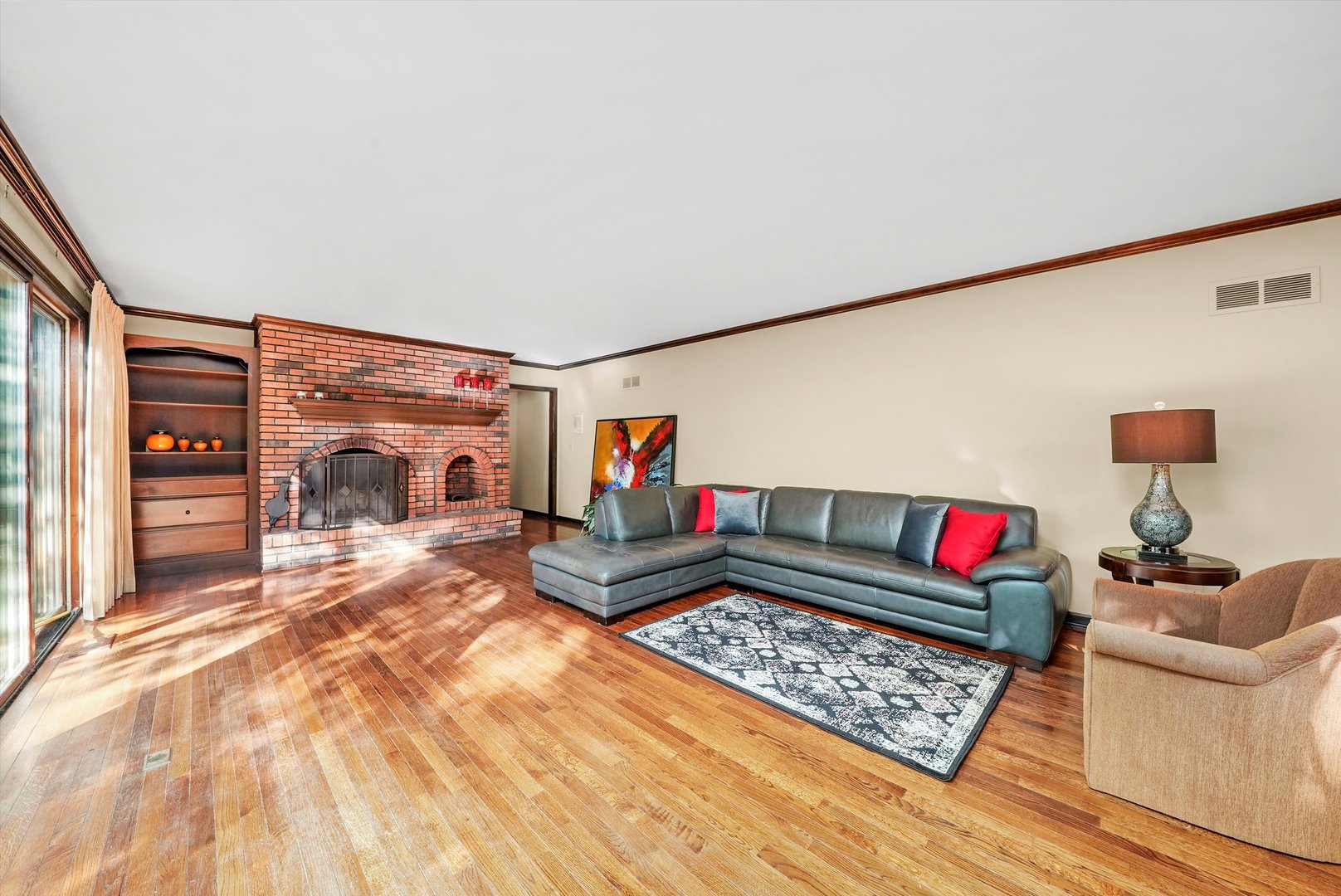 23W121 Kings Court Glen Ellyn IL 60137