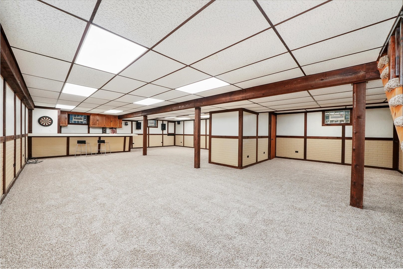 23W121 Kings Court Glen Ellyn IL 60137