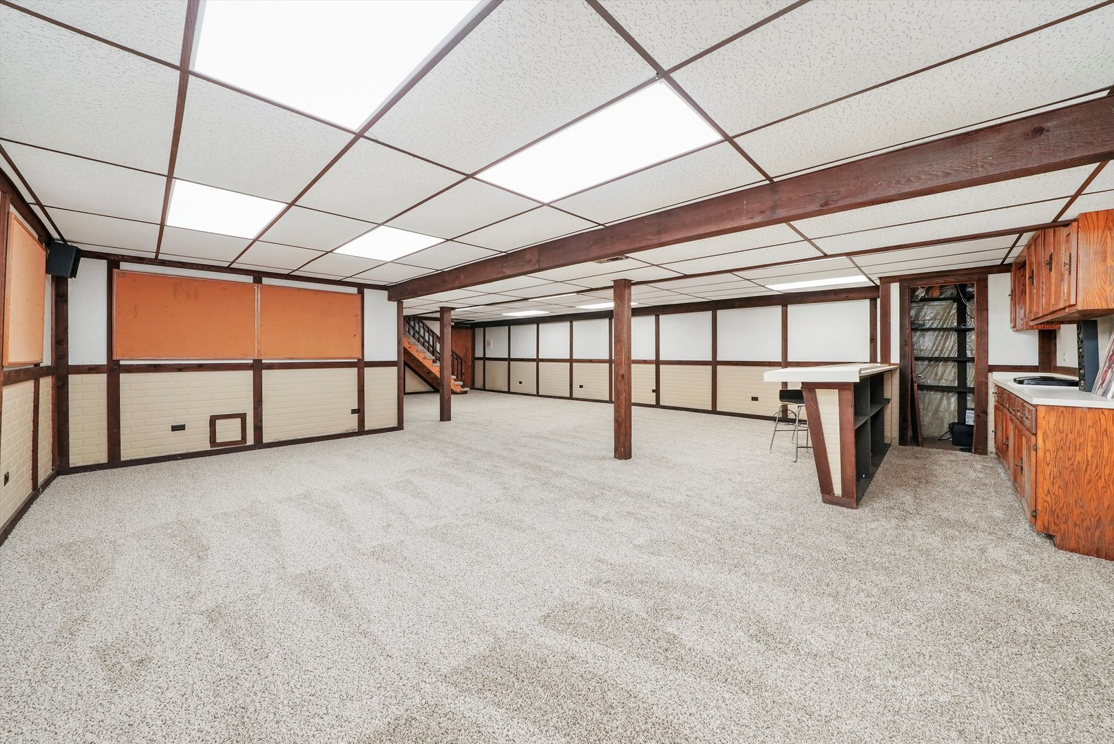 23W121 Kings Court Glen Ellyn IL 60137