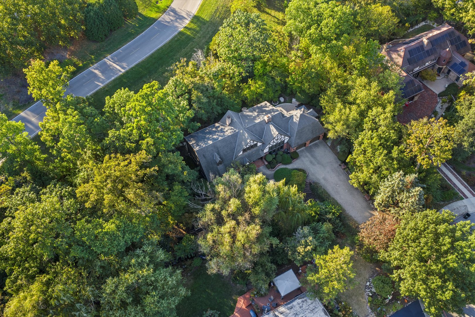 23W121 Kings Court Glen Ellyn IL 60137